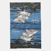 Sanderlings feesten in gespreide synchroniciteit theedoek (Verticaal)