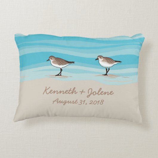 Sandpipers op Beach Weddenschap Namen Zand Accent Kussen (Achterkant)
