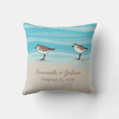 Sandpipers op Beach Weddenschap Namen Zand Kussen (Achterkant)