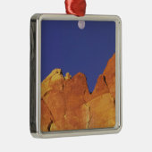 Sandsteenescarpment Capitolreef Nationaal Metalen Ornament (Rechts)