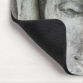 Sandsteenkop Boeddha omringd door boom Muismat (Hoek)