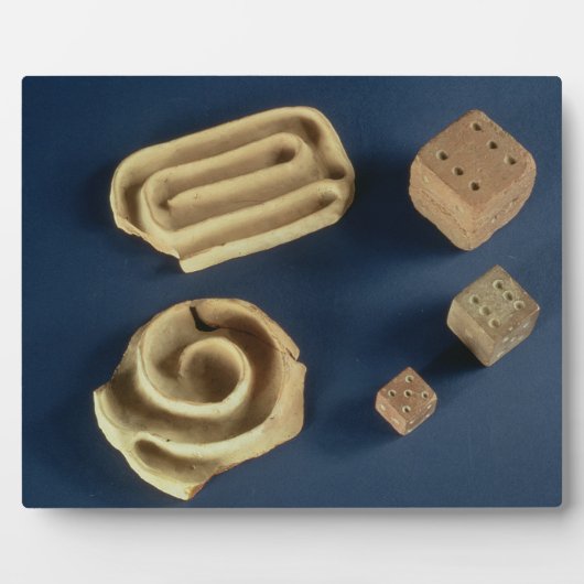 Sandstone dice and terracotta maze game, Harappa Fotoplaat (Voorkant)