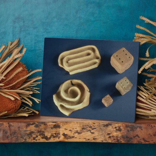 Sandstone dice and terracotta maze game, Harappa Fotoplaat (Zijkant)