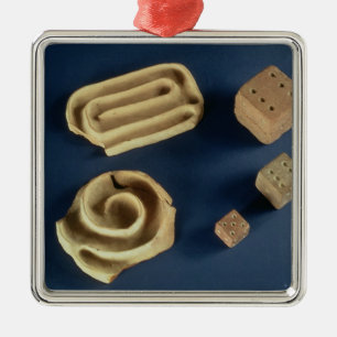 Sandstone dice and terracotta maze game, Harappa Metalen Ornament