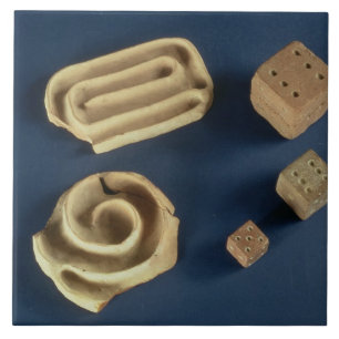 Sandstone dice and terracotta maze game, Harappa Tegeltje