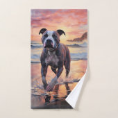 Sandy American Staffordshire Hond op Strand Zonson Bad Handdoek (Handdoek)
