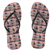 Sandy American Staffordshire Hond op Strand Zonson Teenslippers (Voetbed)