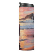 Sandy American Staffordshire Hond op Strand Zonson Thermosbeker (Geroteerd rechts)