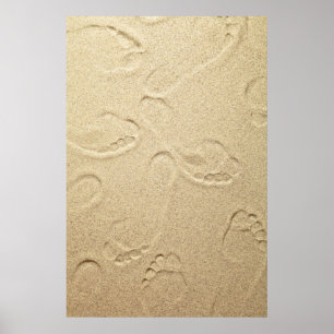 Sandy Beach achtergrond met voetafdrukken Poster