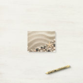 Sandy Beach Background with Shells and Starfish Post-it® Notes (Op bureau)