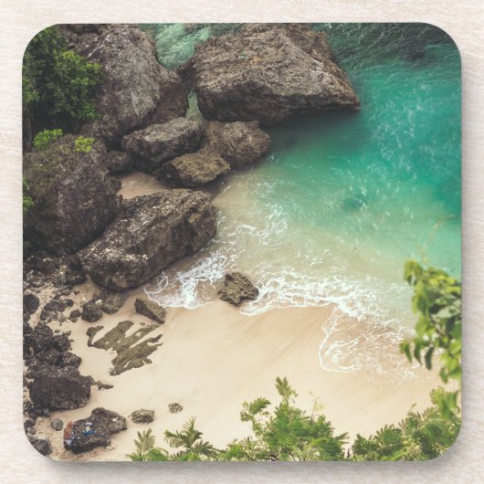 Sandy Beach Cove met groene bomen, Rocks & Ocean Bier Onderzetter (Voorkant)