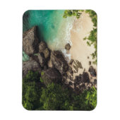 Sandy Beach Cove met groene bomen, Rocks & Ocean Magneet (Verticaal)