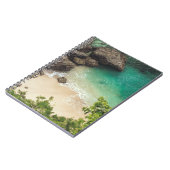 Sandy Beach Cove met groene bomen, Rocks & Ocean Notitieboek (Linkerzijde)