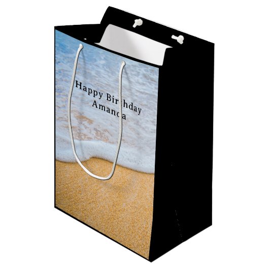 Sandy Beach met Foamy Surf Verjaardag Medium Cadeauzakje (Voorkant Gekanteld)