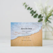 Sandy Beach met Foamy Surf Wedding Aankondigingskaart (Staand voorkant)