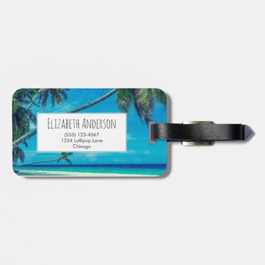 Sandy Beach met tropische palmbomen Monogram Bagagelabel (Achterkant horizontaal)