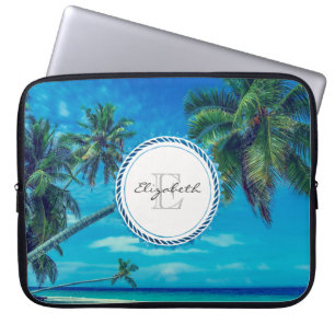 Sandy Beach met tropische palmbomen Monogram Laptop Sleeve