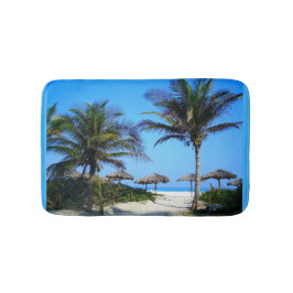 Sandy Beach with Palm Trees and An Ocean Uitzicht Badmat