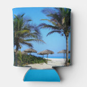 Sandy Beach with Palm Trees and An Ocean Uitzicht Blikjeskoeler (Achterkant)