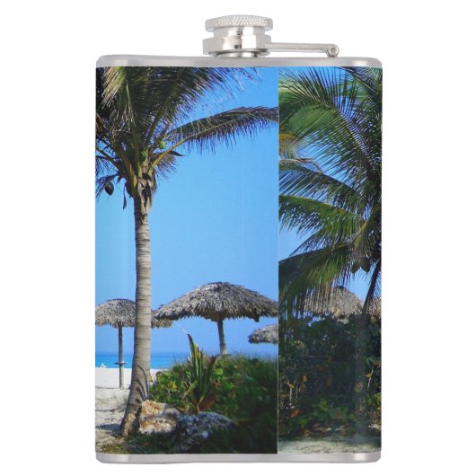 Sandy Beach with Palm Trees and an Ocean Uitzicht Heupfles (Achterkant)