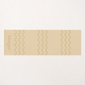 Sandy Beige Modern Wavy Lines With Custom Name Yogamat (Voorkant (horizontaal))