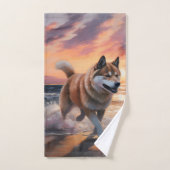 Sandy Paws Akita Hond op Strand Zonsondergang Bad Handdoek (Handdoek)