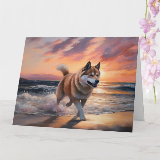Sandy Paws Akita Hond op Strand Zonsondergang Kaart (Orchidee)
