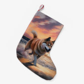 Sandy Paws Akita Hond op Strand Zonsondergang Kleine Kerstsok (Voorkant (Hangend))
