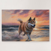 Sandy Paws Akita Hond op Strand Zonsondergang Legpuzzel (Horizontaal)
