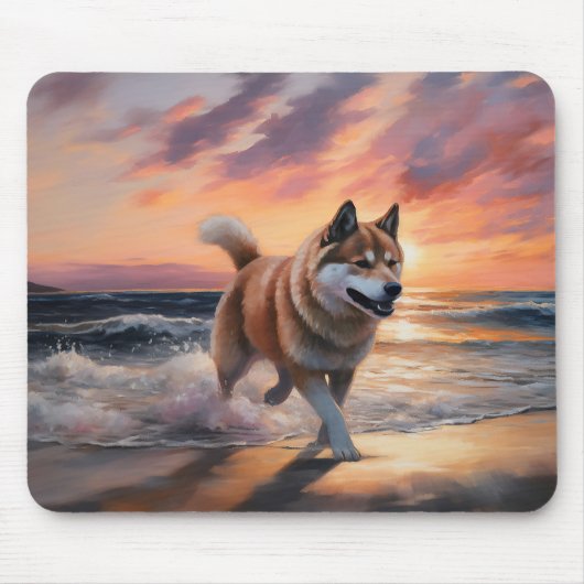 Sandy Paws Akita Hond op Strand Zonsondergang Muismat (Voorkant)