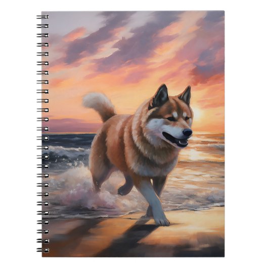 Sandy Paws Akita Hond op Strand Zonsondergang Notitieboek (Voorkant)