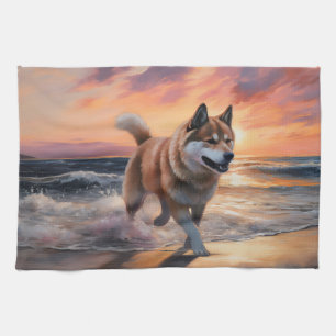 Sandy Paws Akita Hond op Strand Zonsondergang Theedoek