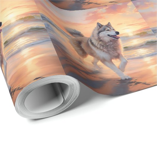 Sandy Paws Alaskan Malamute Hond op Strand Zonsond Cadeaupapier (Rol Hoek)