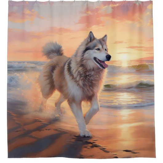 Sandy Paws Alaskan Malamute Hond op Strand Zonsond Douchegordijn (Voorkant)