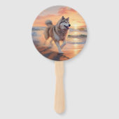 Sandy Paws Alaskan Malamute Hond op Strand Zonsond Handwaaier (Voorkant)