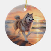 Sandy Paws Alaskan Malamute Hond op Strand Zonsond Keramisch Ornament (Voorkant)