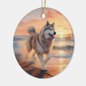 Sandy Paws Alaskan Malamute Hond op Strand Zonsond Keramisch Ornament (Links)