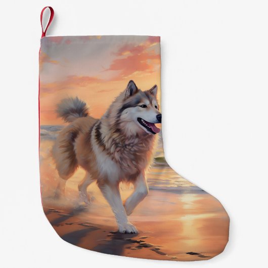 Sandy Paws Alaskan Malamute Hond op Strand Zonsond Kleine Kerstsok (Voorkant)