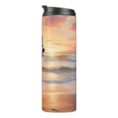 Sandy Paws Alaskan Malamute Hond op Strand Zonsond Thermosbeker (Geroteerd rechts)