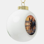 Sandy Paws Australian Cattle Dog op het strand zon Keramische Bal Ornament (Links)