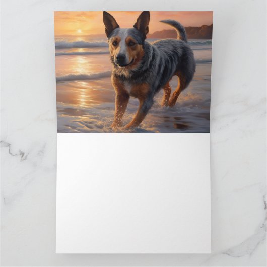 Sandy Paws Australische vee hond op strand zonsond Kaart (Binnen)