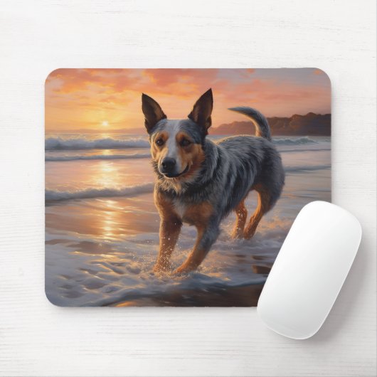 Sandy Paws Australische vee hond op strand zonsond Muismat (Met muis)