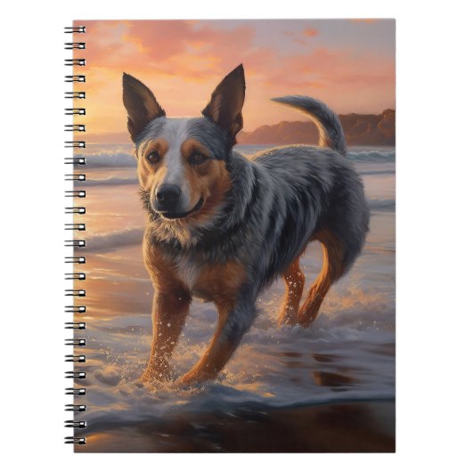 Sandy Paws Australische vee hond op strand zonsond Notitieboek (Voorkant)