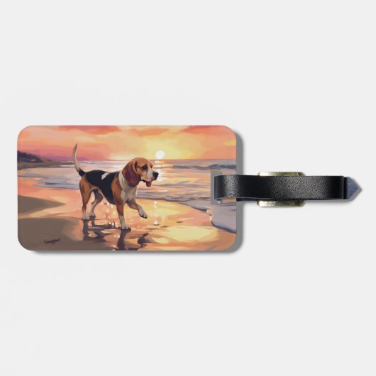 Sandy Paws Beagle Hond op Strand Zonsondergang Bagagelabel (Achterkant horizontaal)