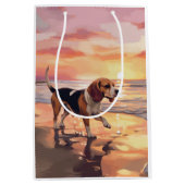 Sandy Paws Beagle Hond op Strand Zonsondergang Medium Cadeauzakje (Voorkant)