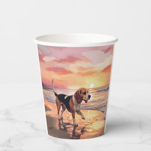 Sandy Paws Beagle Hond op Strand Zonsondergang Papieren Bekers (Achterkant)