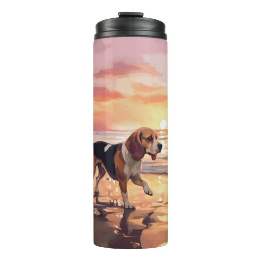 Sandy Paws Beagle Hond op Strand Zonsondergang Thermosbeker (Voorkant)