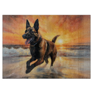 Sandy Paws Belgische Malinois-hond op het strand b Snijplank