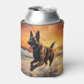 Sandy Paws Belgische Malinois Hond op Strand Zonso Blikjeskoeler (Blikje Voorkant)
