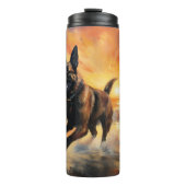 Sandy Paws Belgische Malinois Hond op Strand Zonso Thermosbeker (Voorkant)